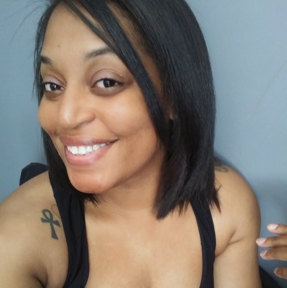 Meet your Posher, Kinya - Picture 1 of 1